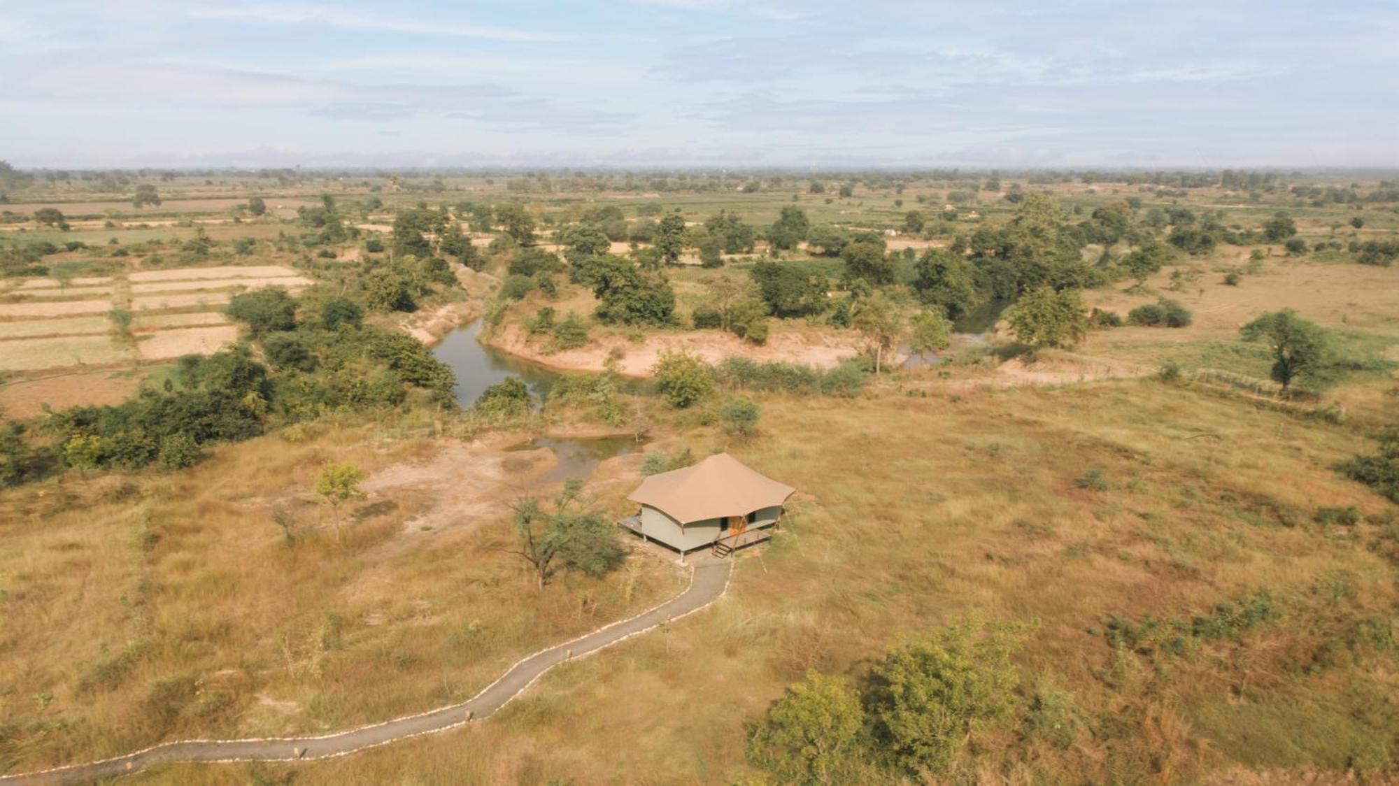 Hotel Trees N Tigers, Tadoba Kolāra Exterior foto